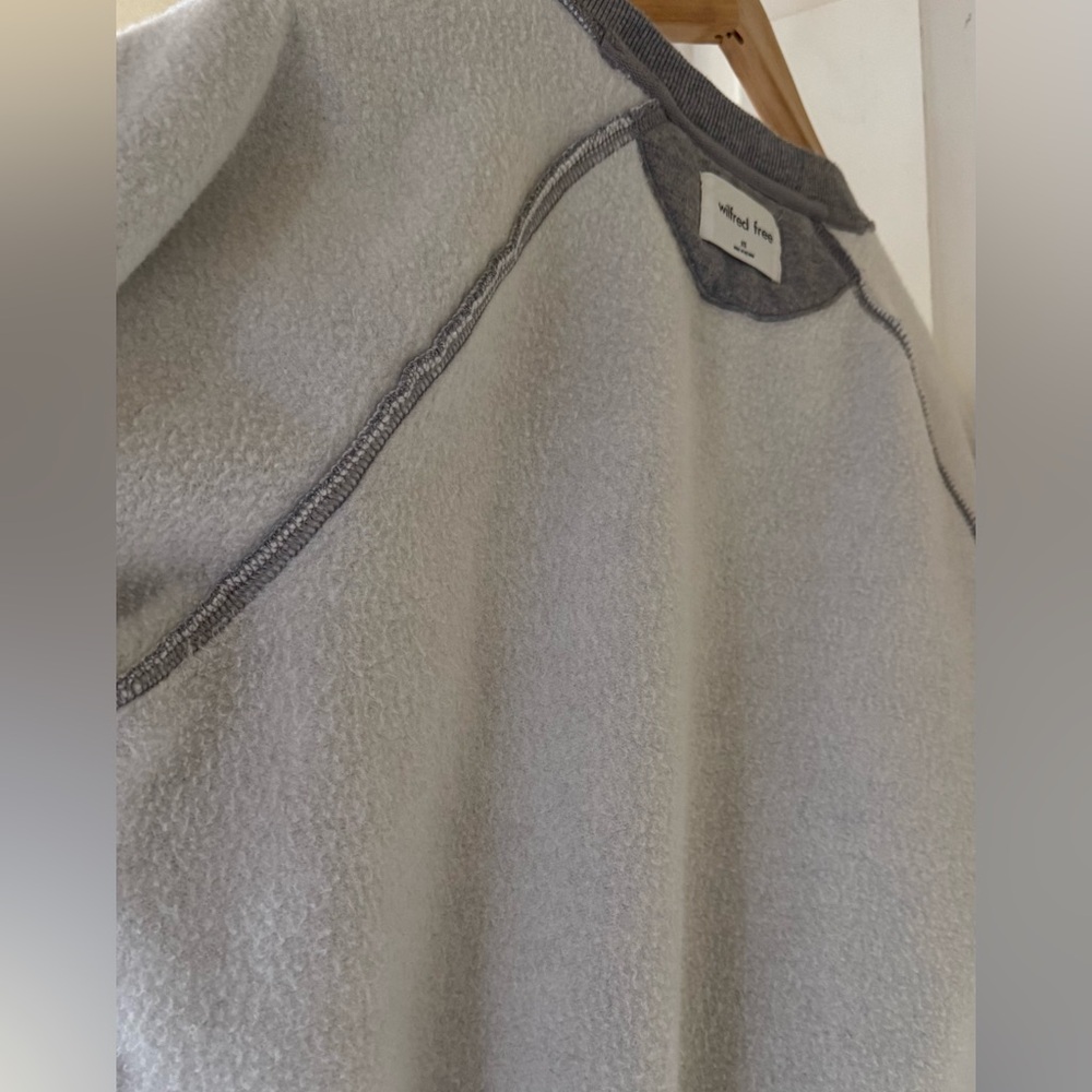 Aritzia Wilfred Free Heather Gray Crewneck Sweatshirt - Picture 9 of 10